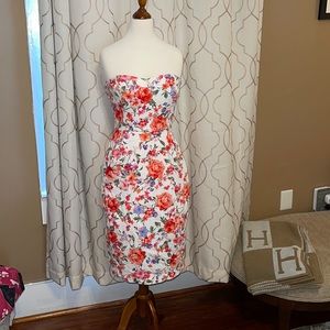 Cute strapless sundress with pockets!